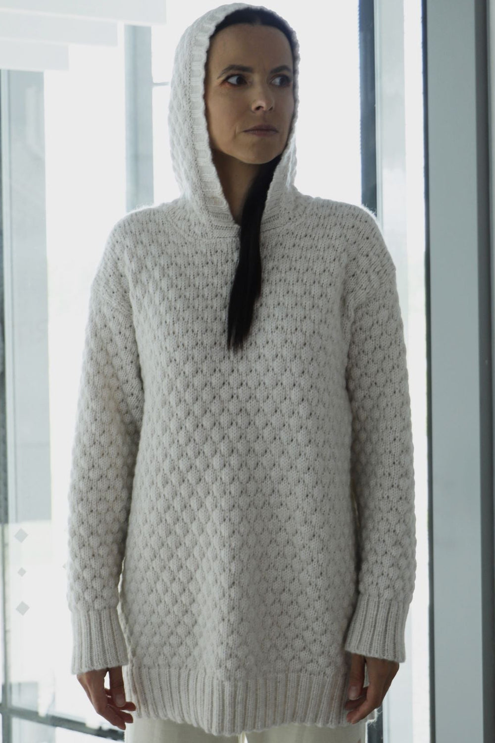 Eija kapuutsiga kampsun