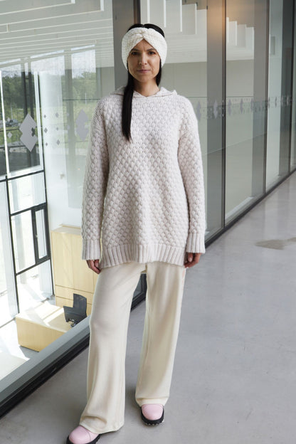 Eija kapuutsiga kampsun