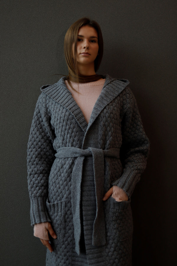 Kapuutsiga pikk jakk