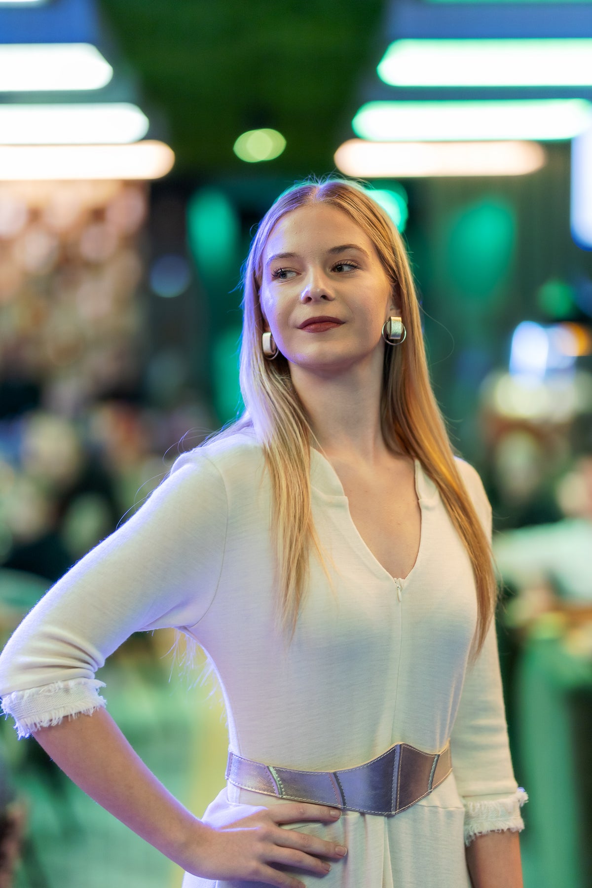 Diana pikk kleit – pikk meriinovillane kleit narmastega varrukatega