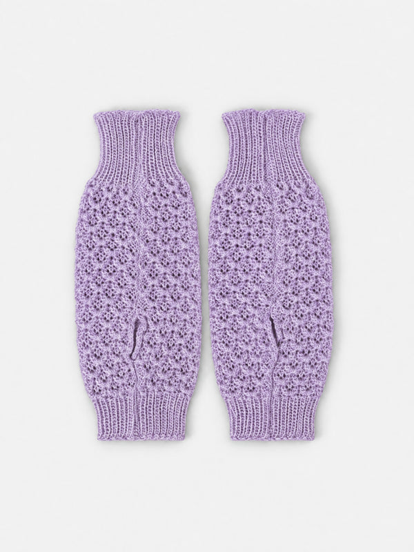 Tuck Wrist Warmers, light purple – lacy-patterned merino wool wrist warmers